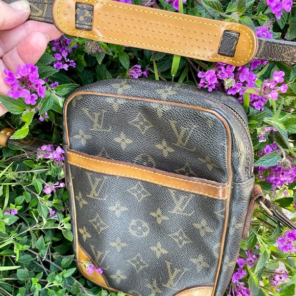 Louis Vuitton Danube Monogram Crossbody Bag Auth Serial# Date Code France - Picture 2 of 16